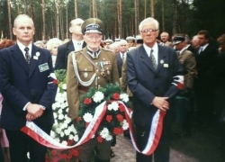 06-09.2000 r. - otwarcie i poświęcenie Polskich Cmentarzy Wojennych-10