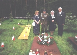06-09.2000 r. - otwarcie i poświęcenie Polskich Cmentarzy Wojennych-12